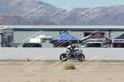 media/Oct-05-2025-CVMA (Sun) [[beeef4f201]]/Race 10-Formula Lightweight Twins Shootout/